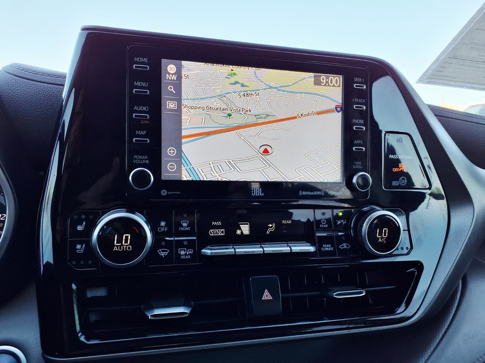 Used 2021 Toyota Highlander Limited image 24