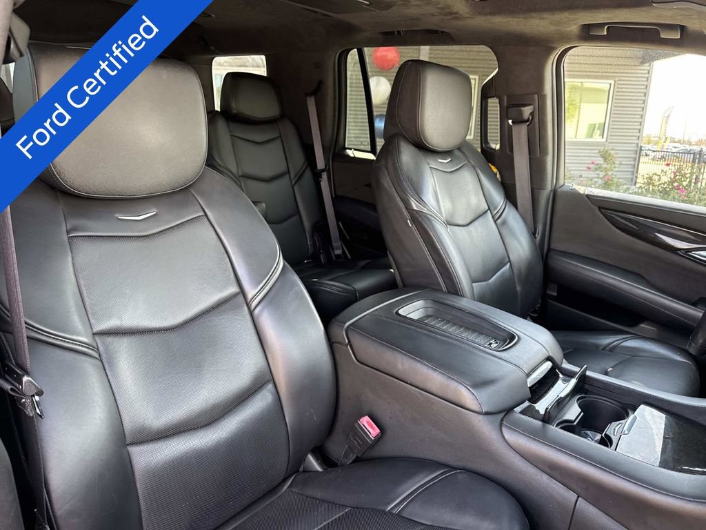 Used 2019 Cadillac Escalade Platinum image 12