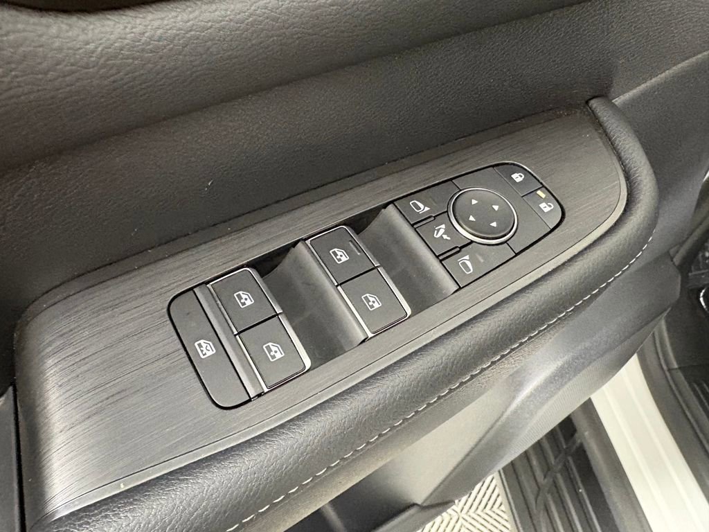 Used 2025 Nissan Armada PRO-4X image 14