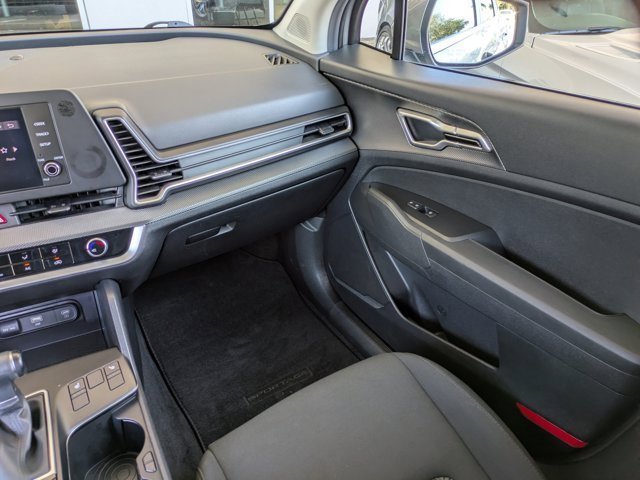 Used 2024 Kia Sportage LX image 14