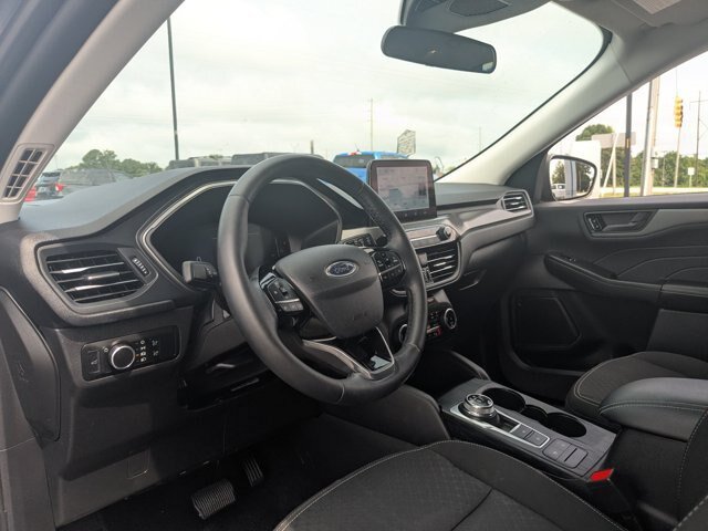 Certified 2025 Ford Escape Active w/ Cold Weather Package FWD image 16