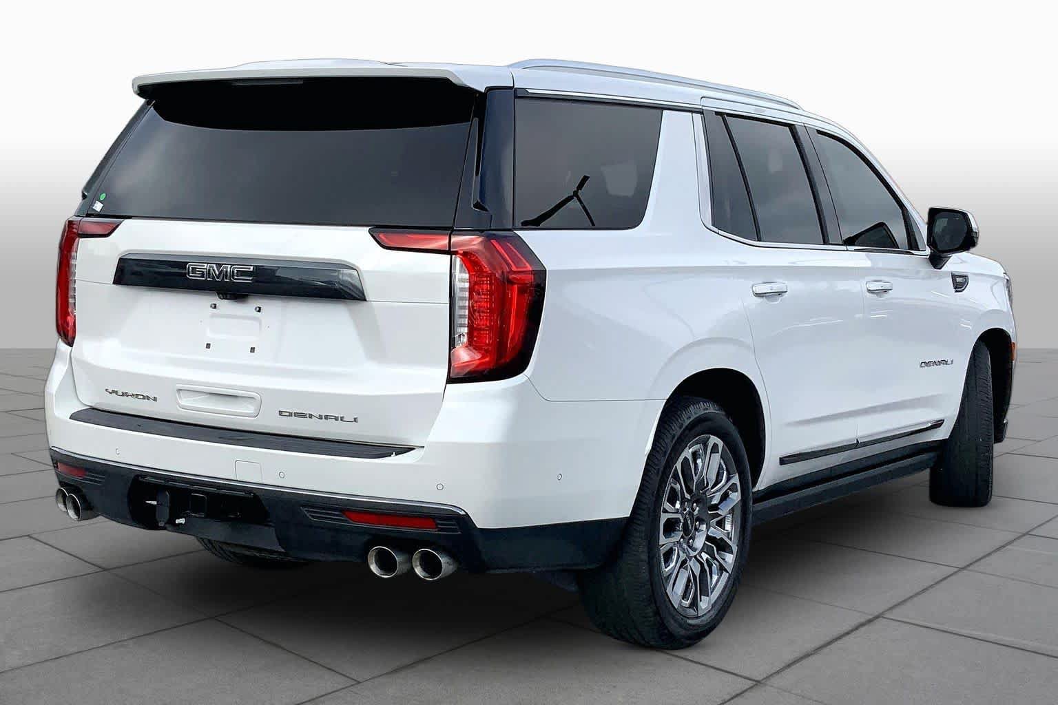 Used 2023 GMC Yukon Denali Ultimate AWD/4WD image 12