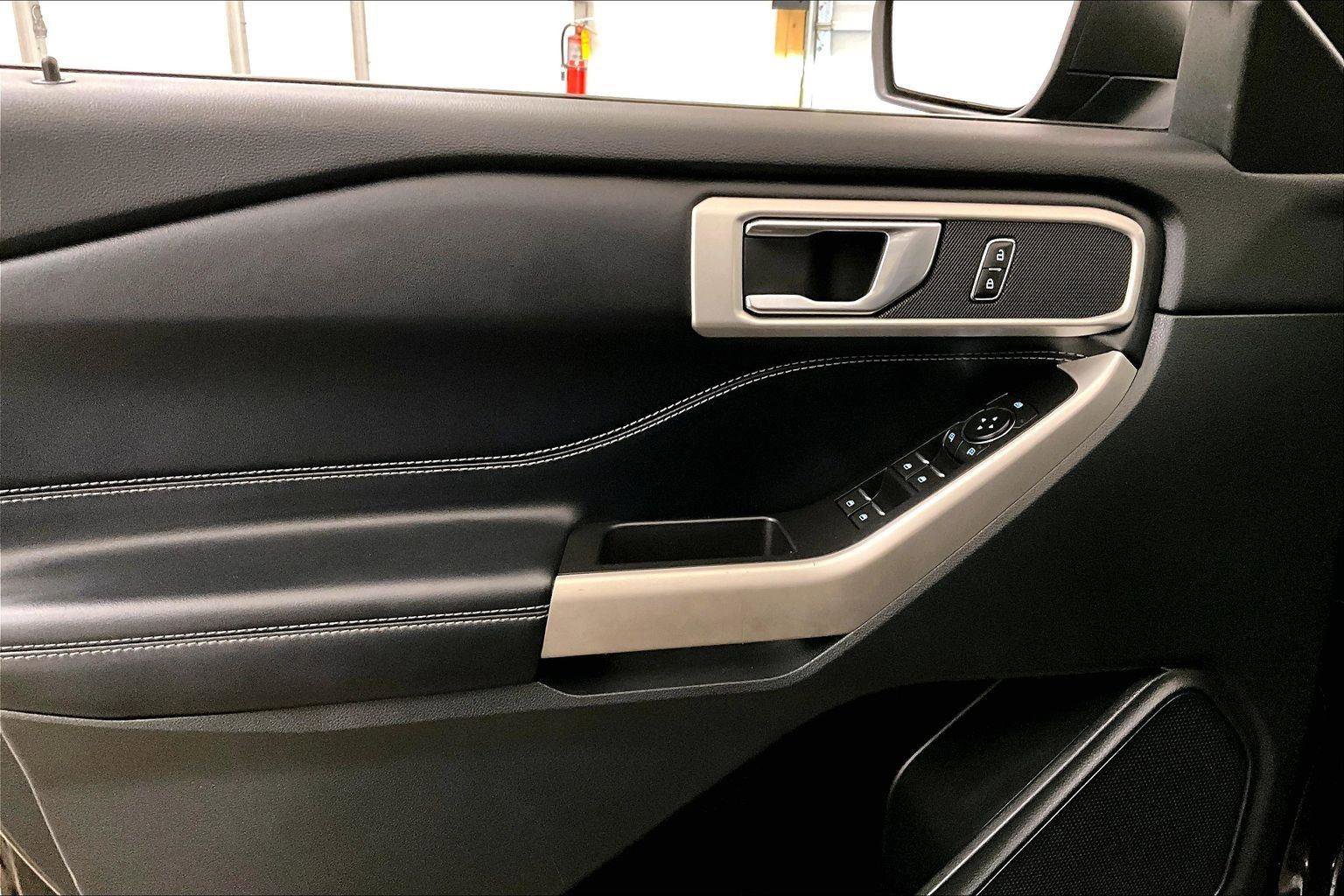 Certified 2022 Ford Explorer XLT w/ Equipment Group 202A image 22