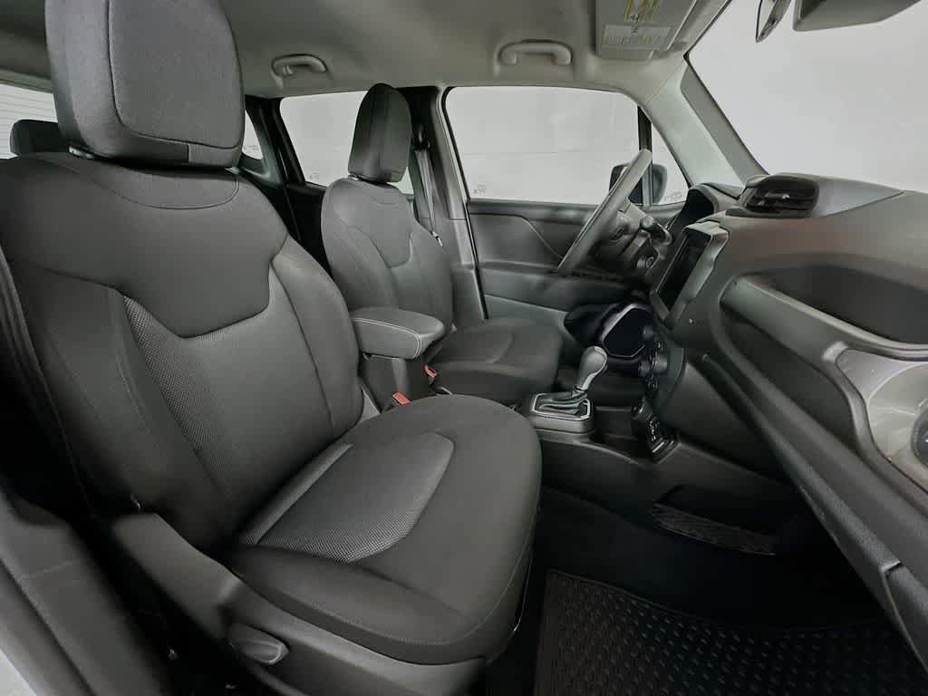 Used 2023 Jeep Renegade Latitude AWD/4WD image 14