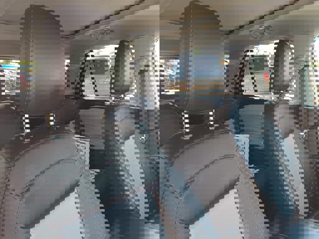 Certified 2022 Ford Explorer XLT w/ Equipment Group 202A image 12