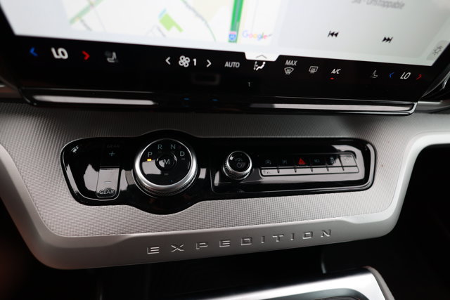 Certified 2025 Ford Expedition Active AWD/4WD image 19