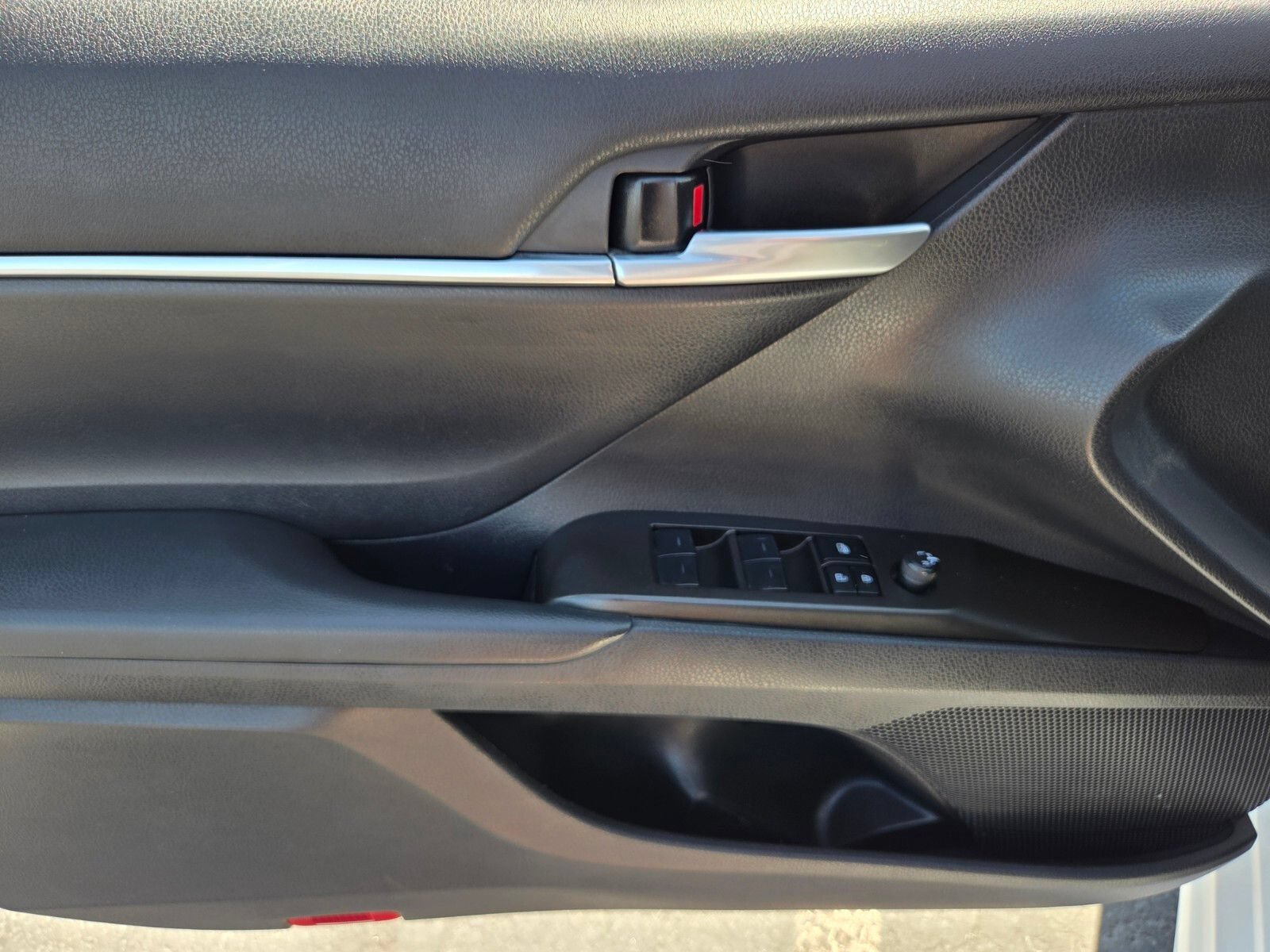 Used 2024 Toyota Camry SE FWD image 17