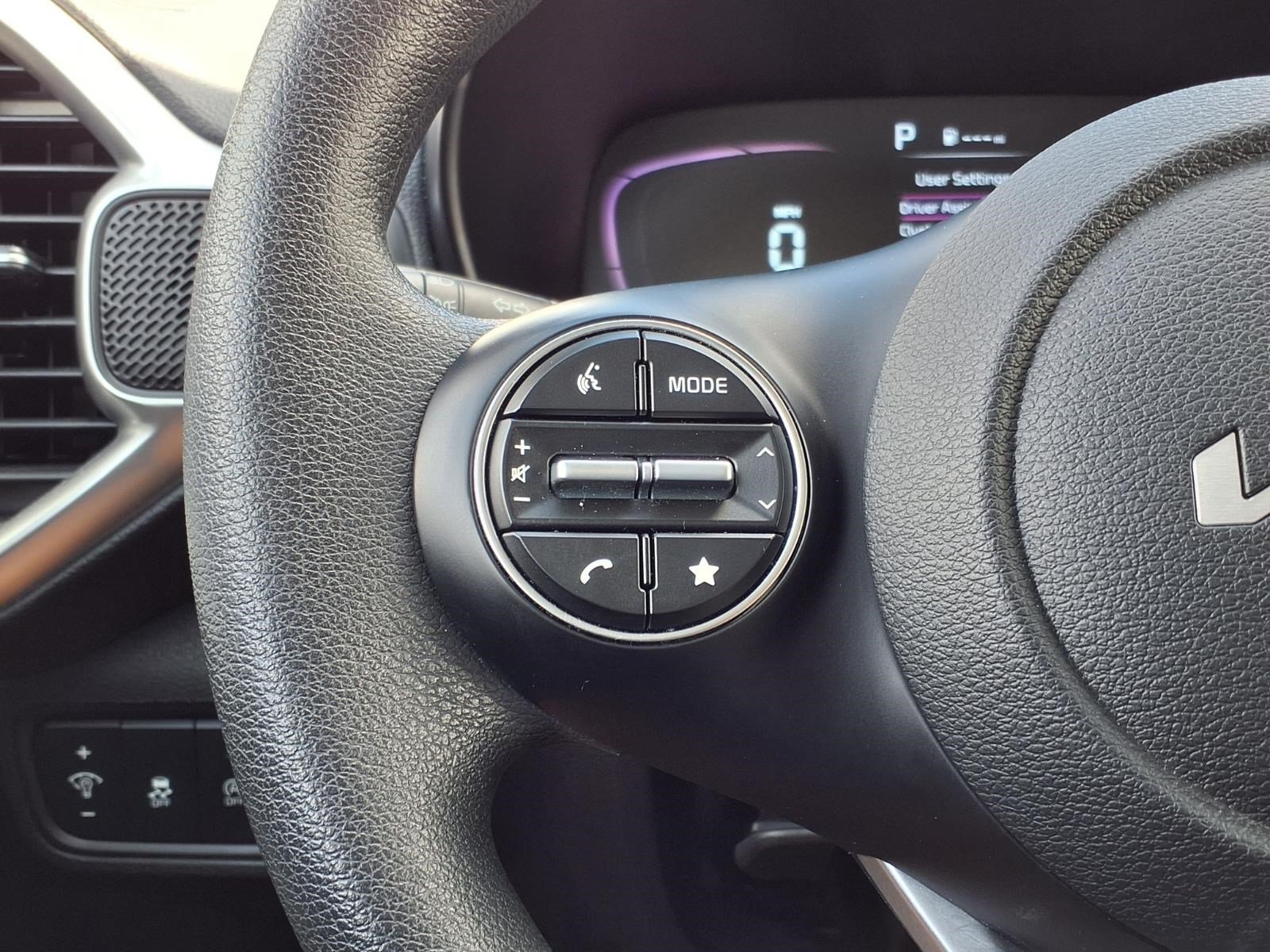 Used 2023 Kia Soul LX w/ LX Technology Package FWD image 25