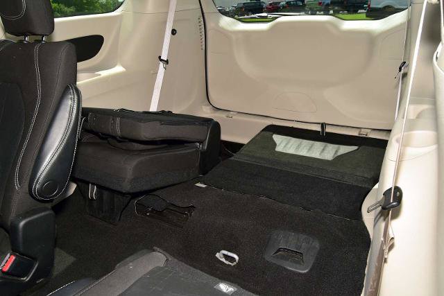 Used 2022 Chrysler Voyager LX FWD image 32