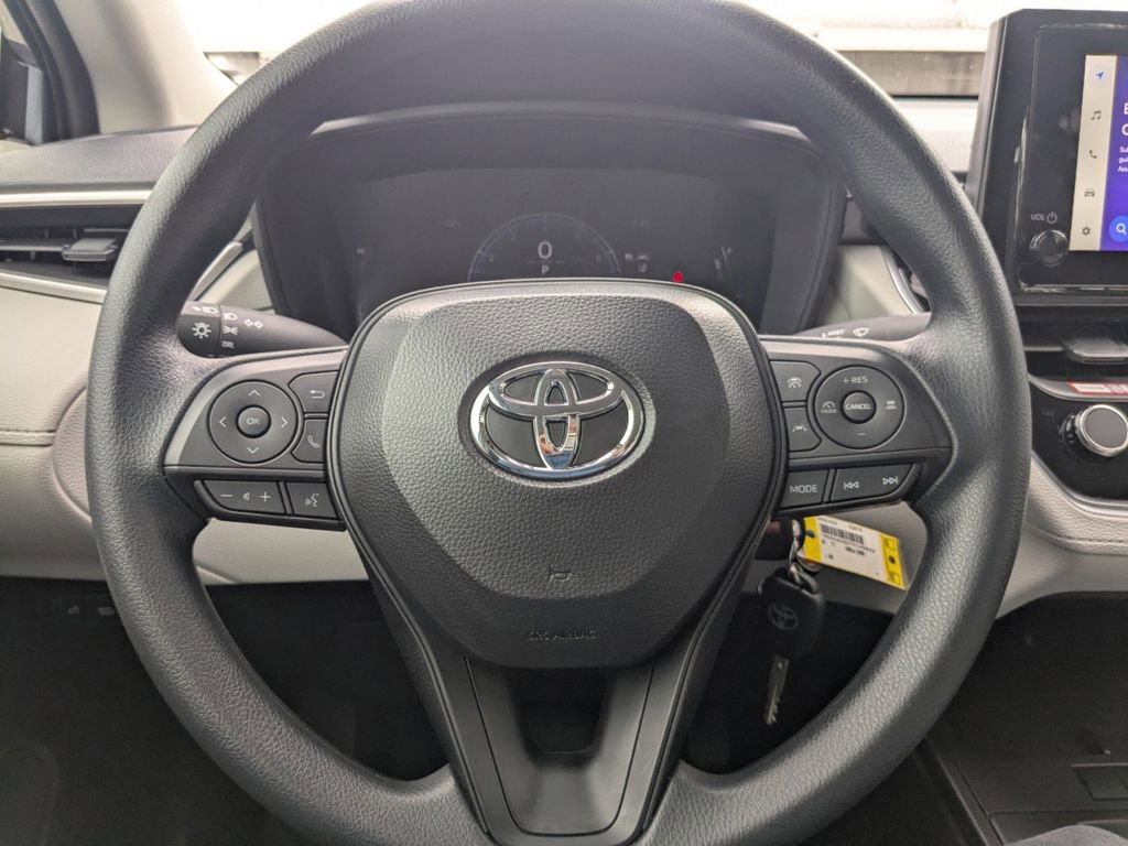 Used 2026 Toyota Corolla Cross L image 27