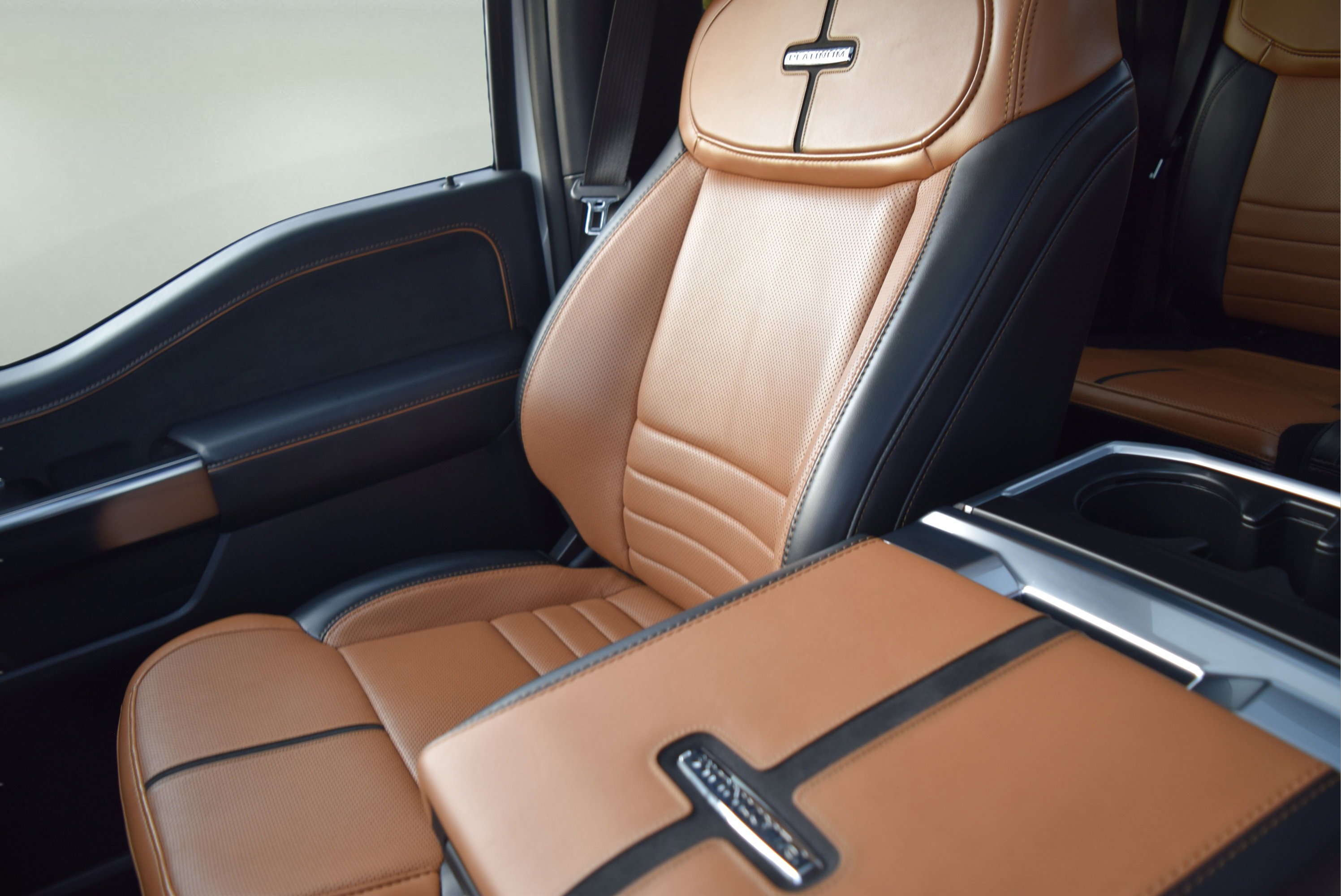 Certified 2023 Ford F150 Platinum w/ Equipment Group 701A High image 18