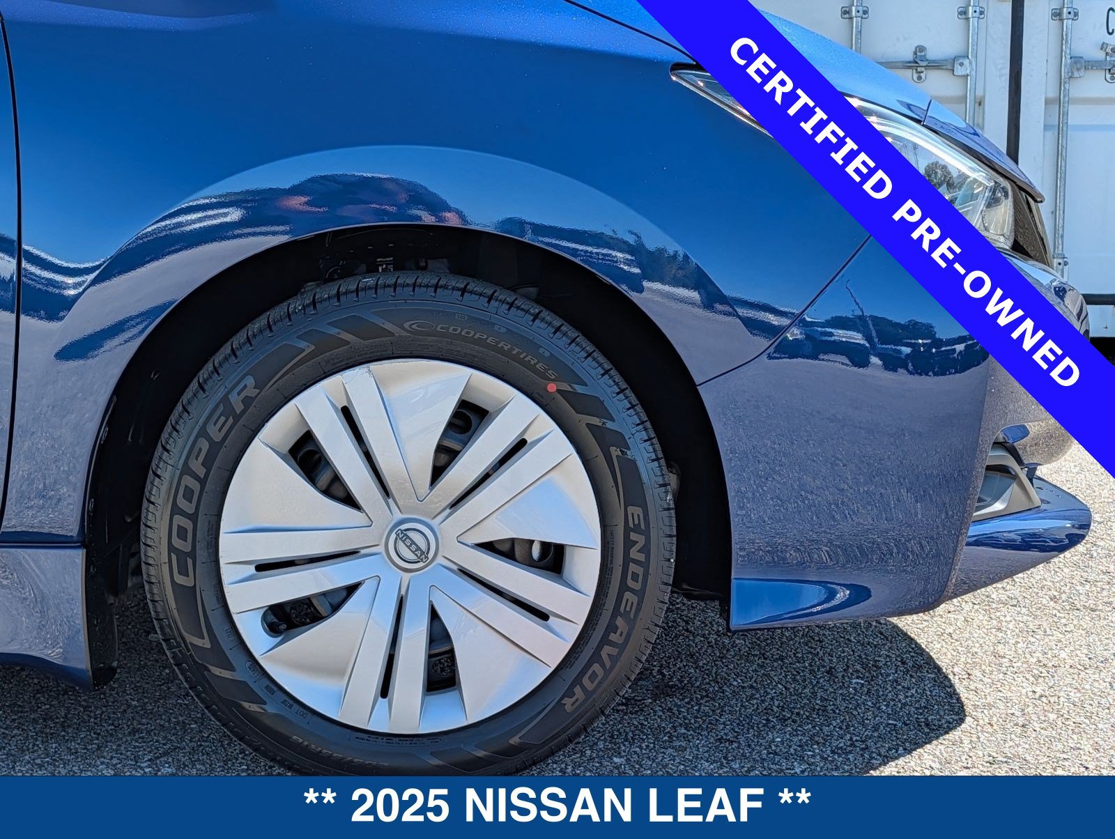Used 2025 Nissan Leaf S FWD image 12