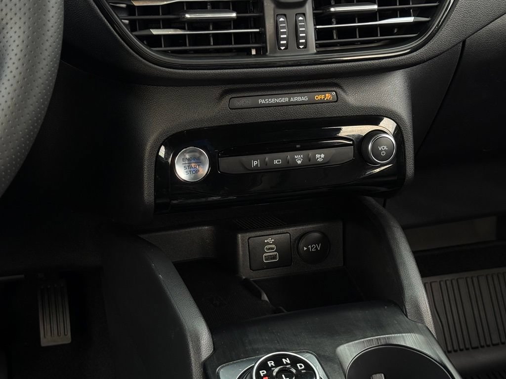 Certified 2025 Ford Escape ST-Line Elite w/ Premium Technology Package AWD/4WD image 22