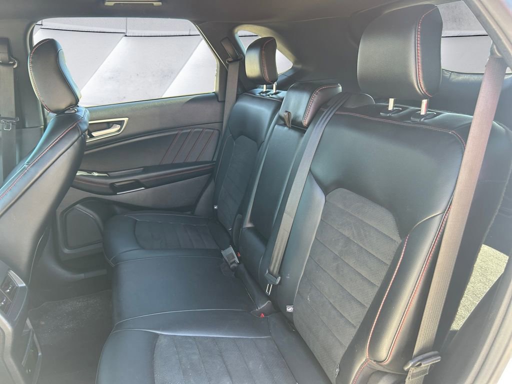 Certified 2023 Ford Edge ST-Line image 17