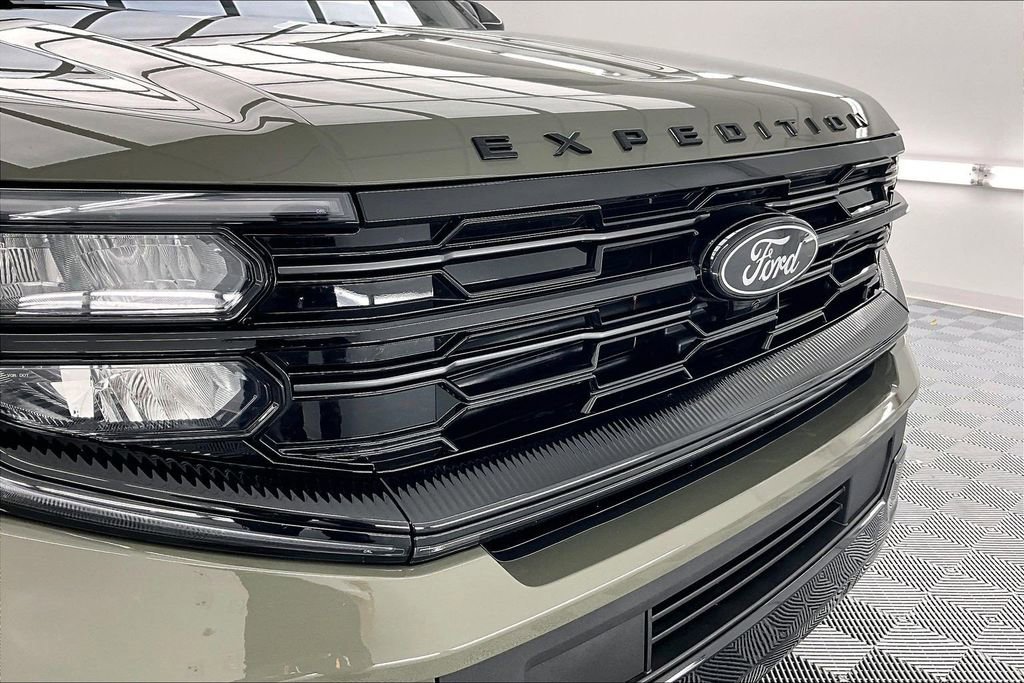 Certified 2025 Ford Expedition Platinum w/ Stealth Performance Package image 29