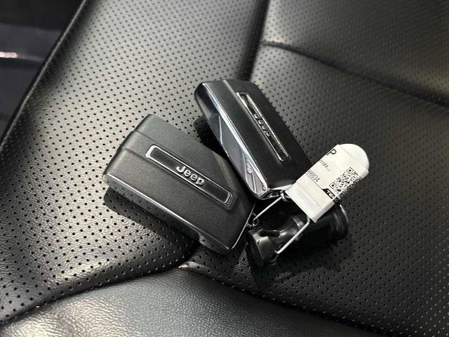 Used 2023 Jeep Grand Cherokee 4WD 4xe w/ Luxury Tech Group II image 33