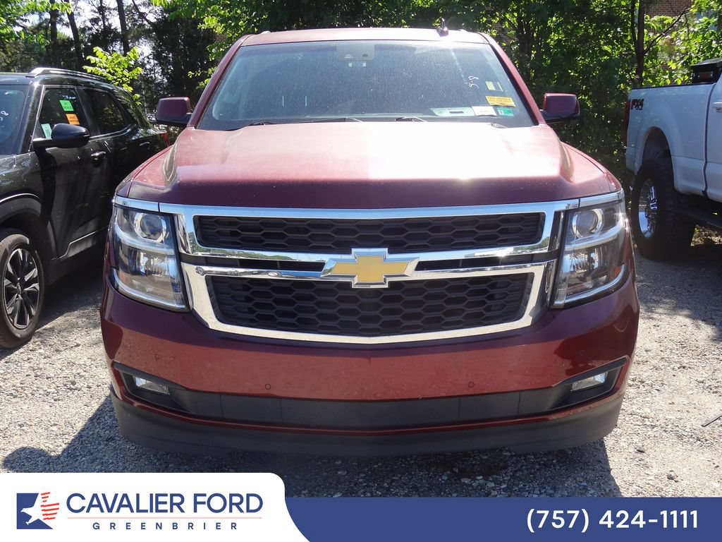 Used 2017 Chevrolet Suburban LT w/ Luxury Package RWD image 2