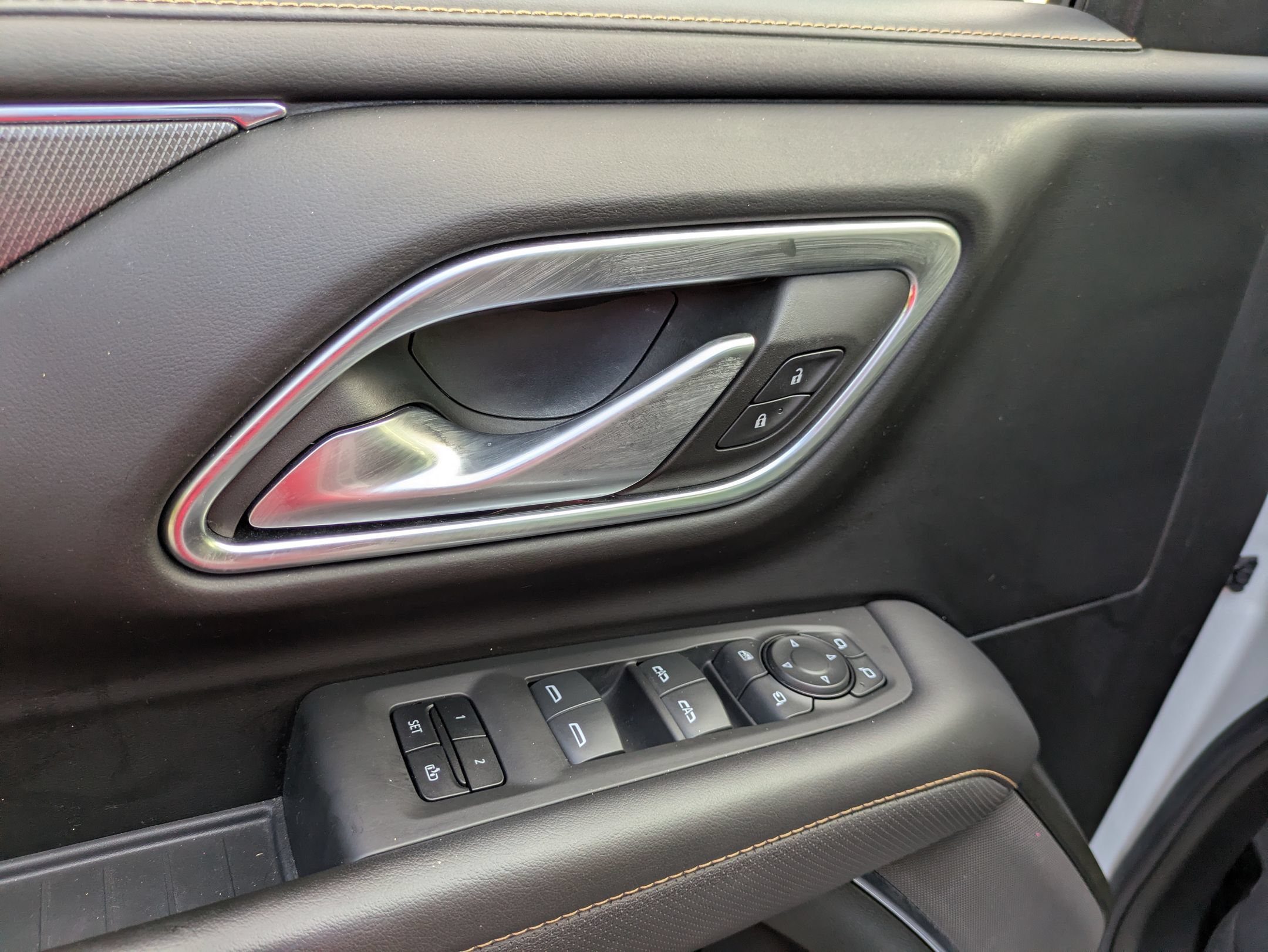 Used 2023 GMC Yukon XL AT4 AWD/4WD image 16