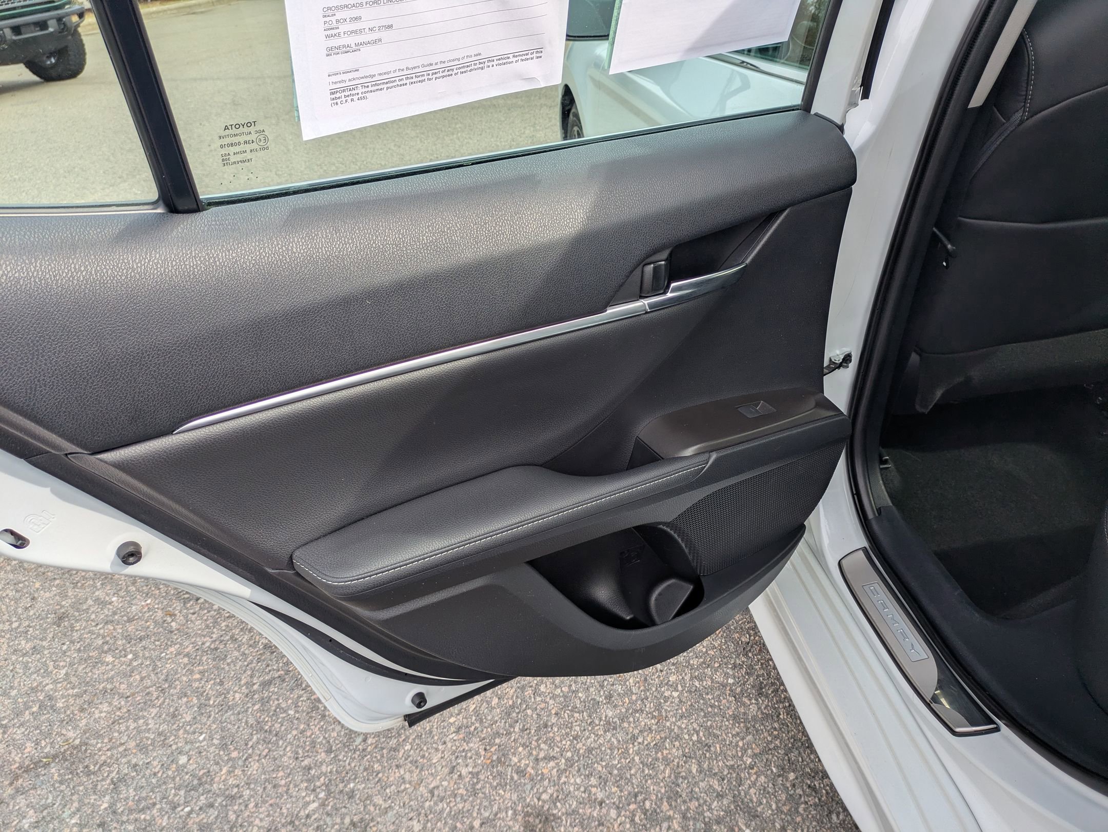 Used 2022 Toyota Camry XSE image 25