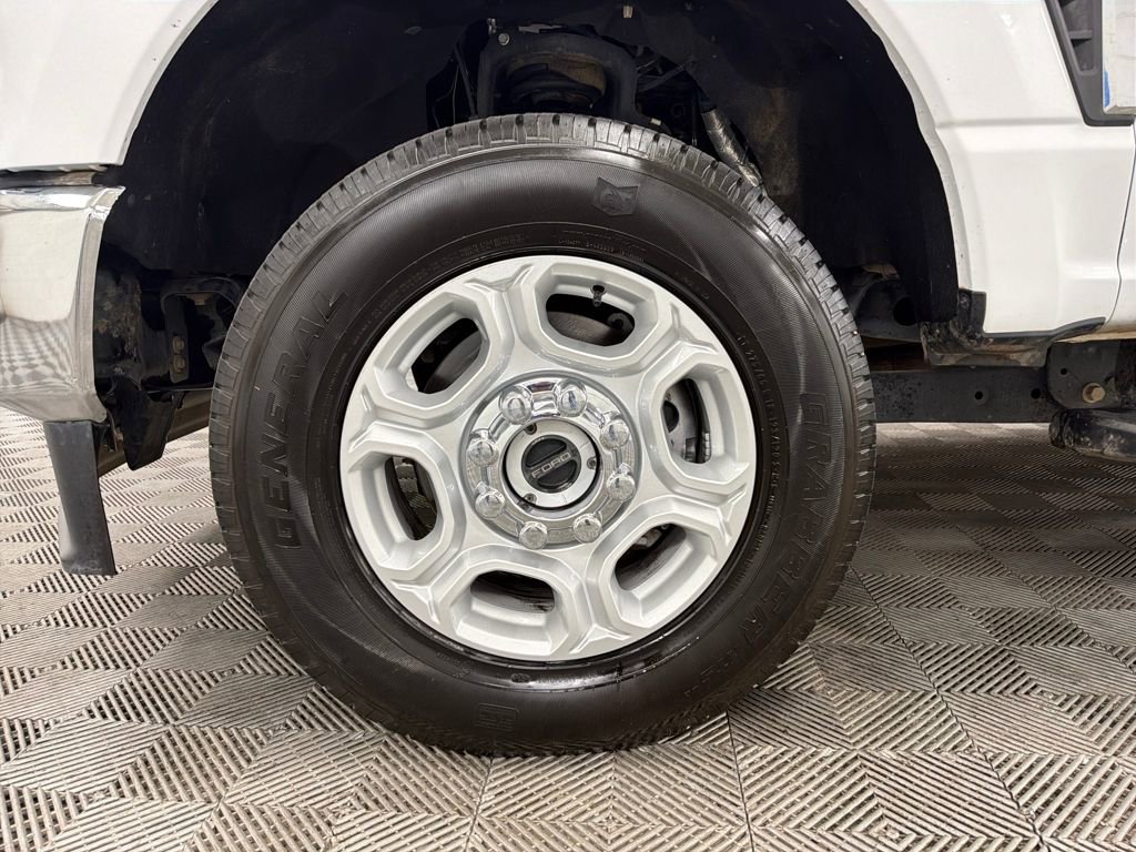 Certified 2025 Ford F250 XLT image 13