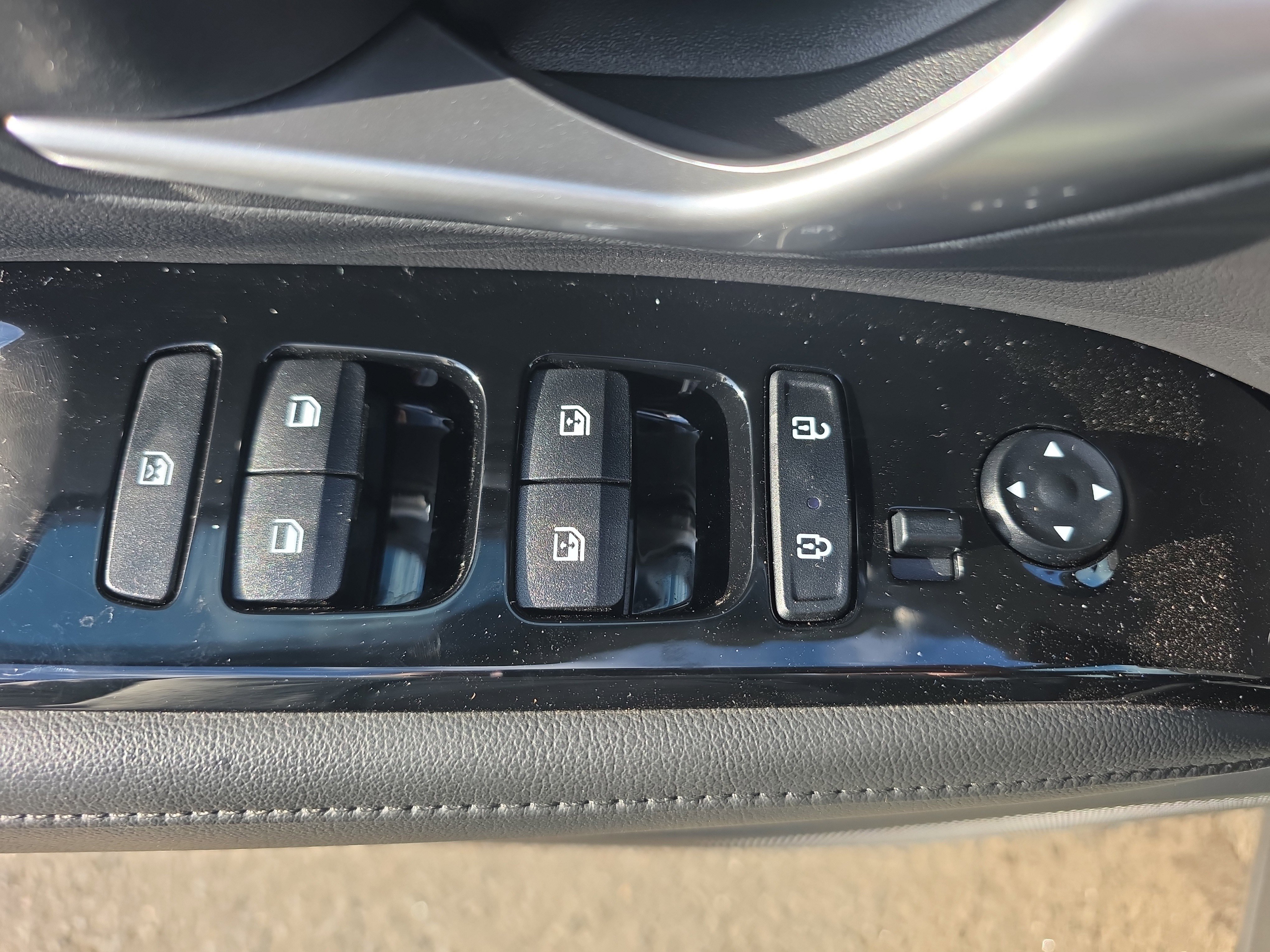 Used 2024 Hyundai Santa Cruz Limited image 24