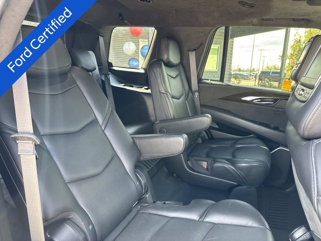 Used 2019 Cadillac Escalade Platinum image 11