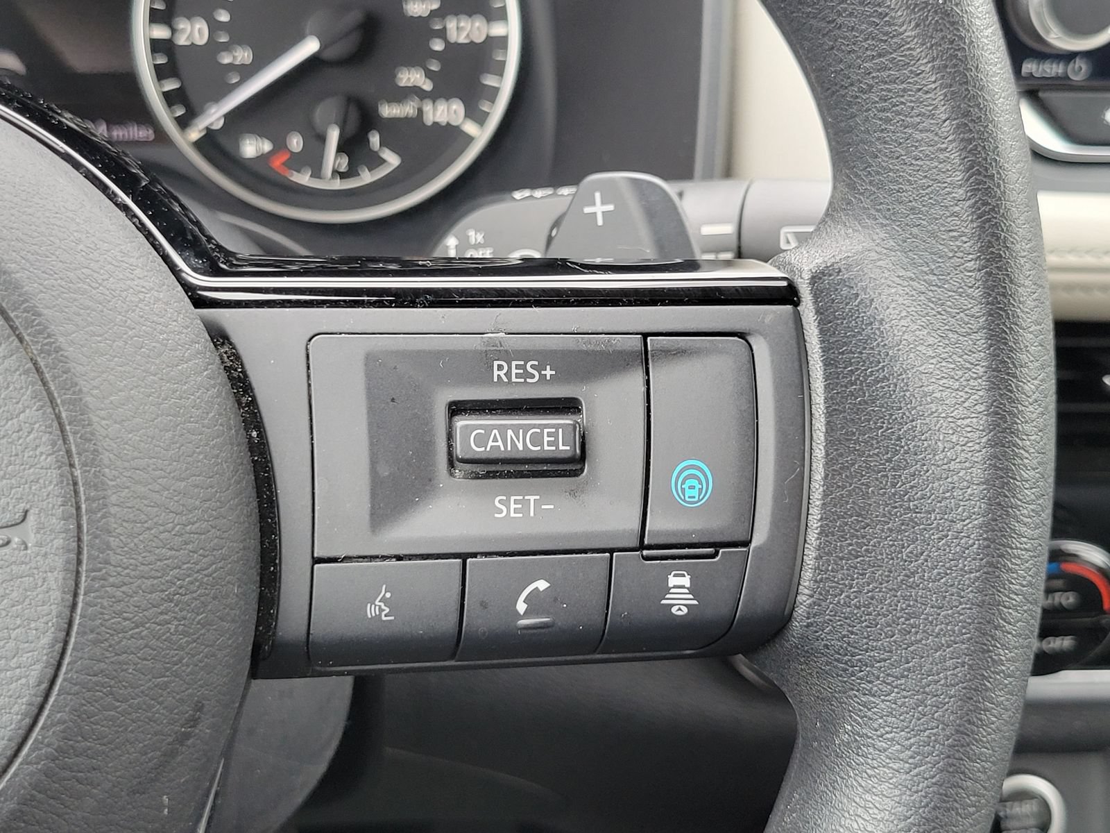 Used 2022 Nissan Rogue SV AWD/4WD image 15