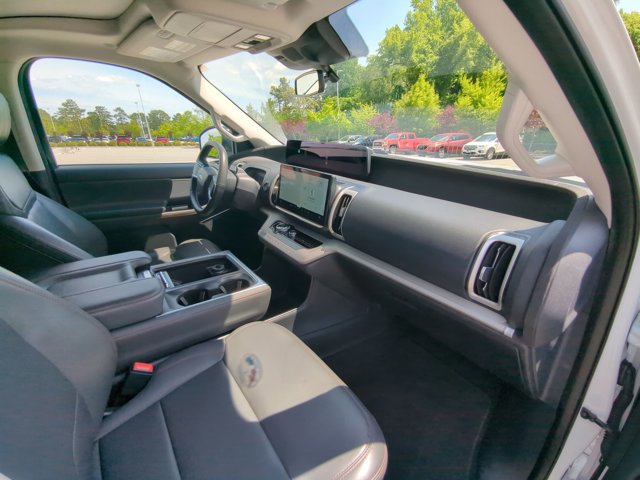 Certified 2025 Ford Expedition Active AWD/4WD image 37