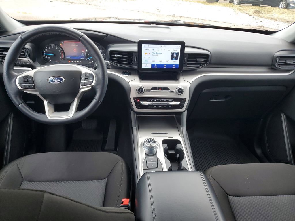 Certified 2023 Ford Explorer XLT w/ Class IV Trailer Tow Package image 12