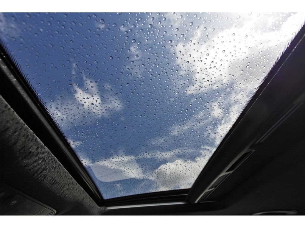 Used 2021 Mercedes-Benz C 300 Sedan image 25