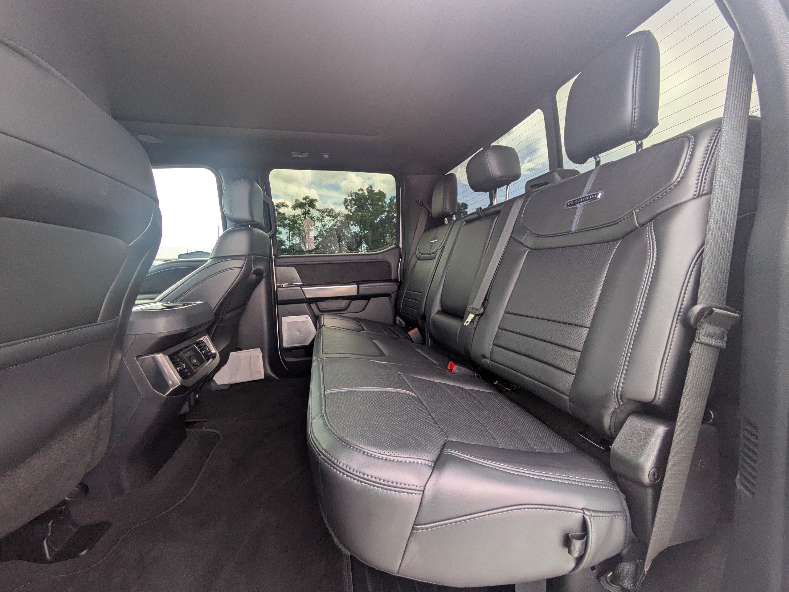 Certified 2025 Ford F350 Platinum w/ FX4 Off-Road Package AWD/4WD image 14
