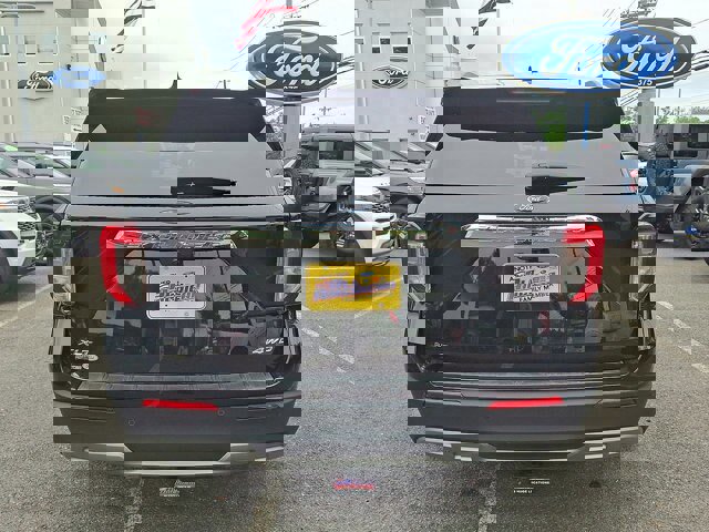 Certified 2022 Ford Explorer XLT w/ Equipment Group 202A image 7