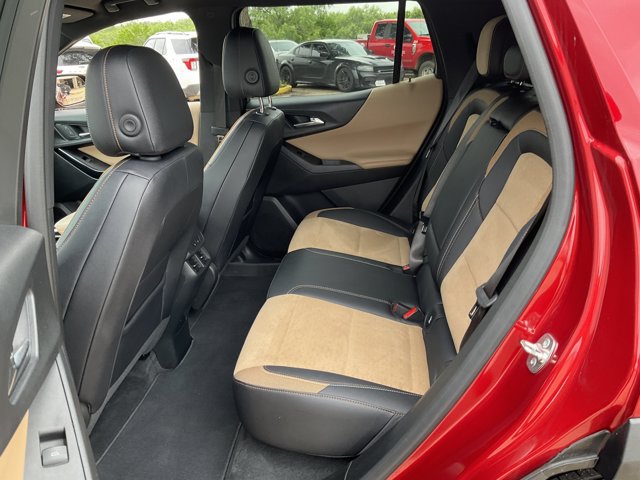 Used 2025 Chevrolet Equinox ACTIV w/ Safety and Technology Package FWD image 9