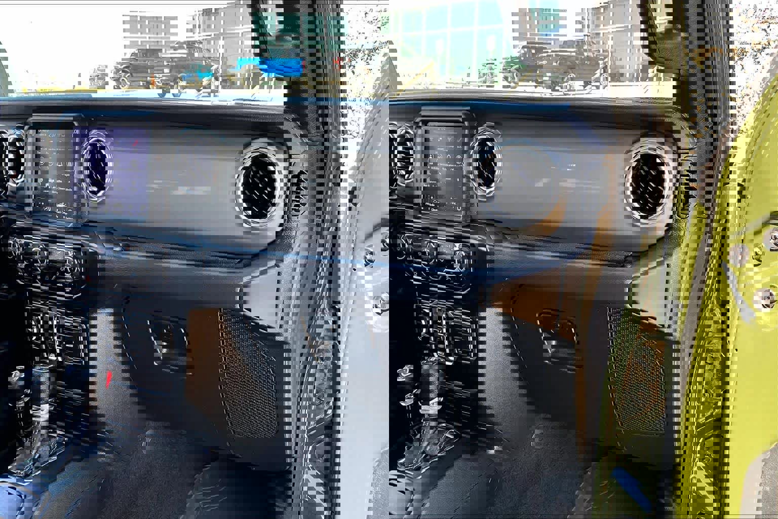 Used 2023 Jeep Gladiator Overland image 17