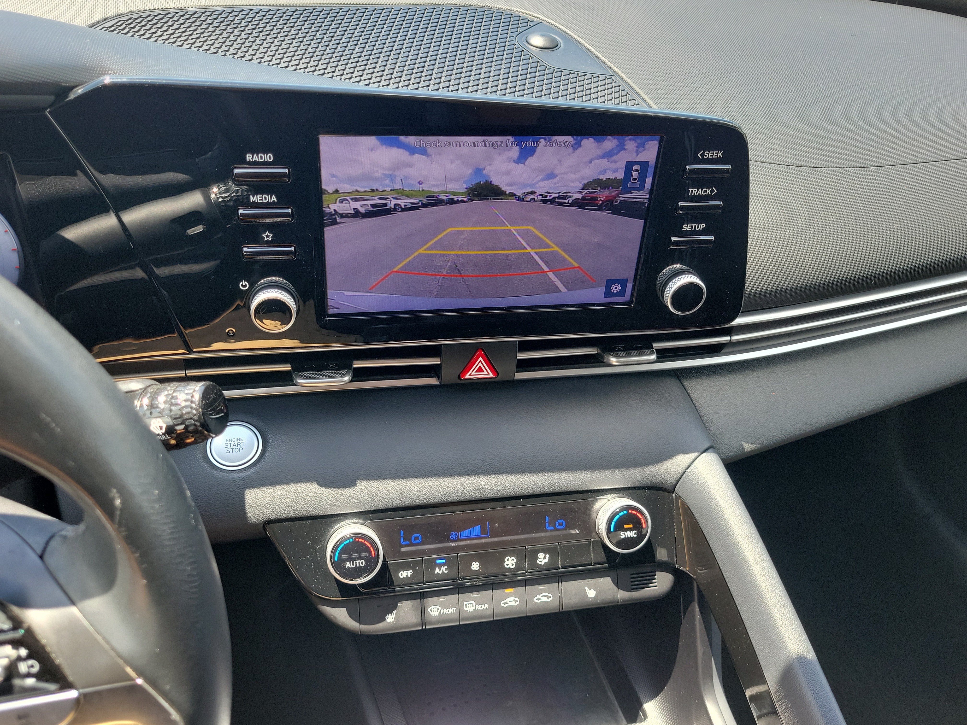 Used 2022 Hyundai Elantra SEL w/ Convenience Package FWD image 25