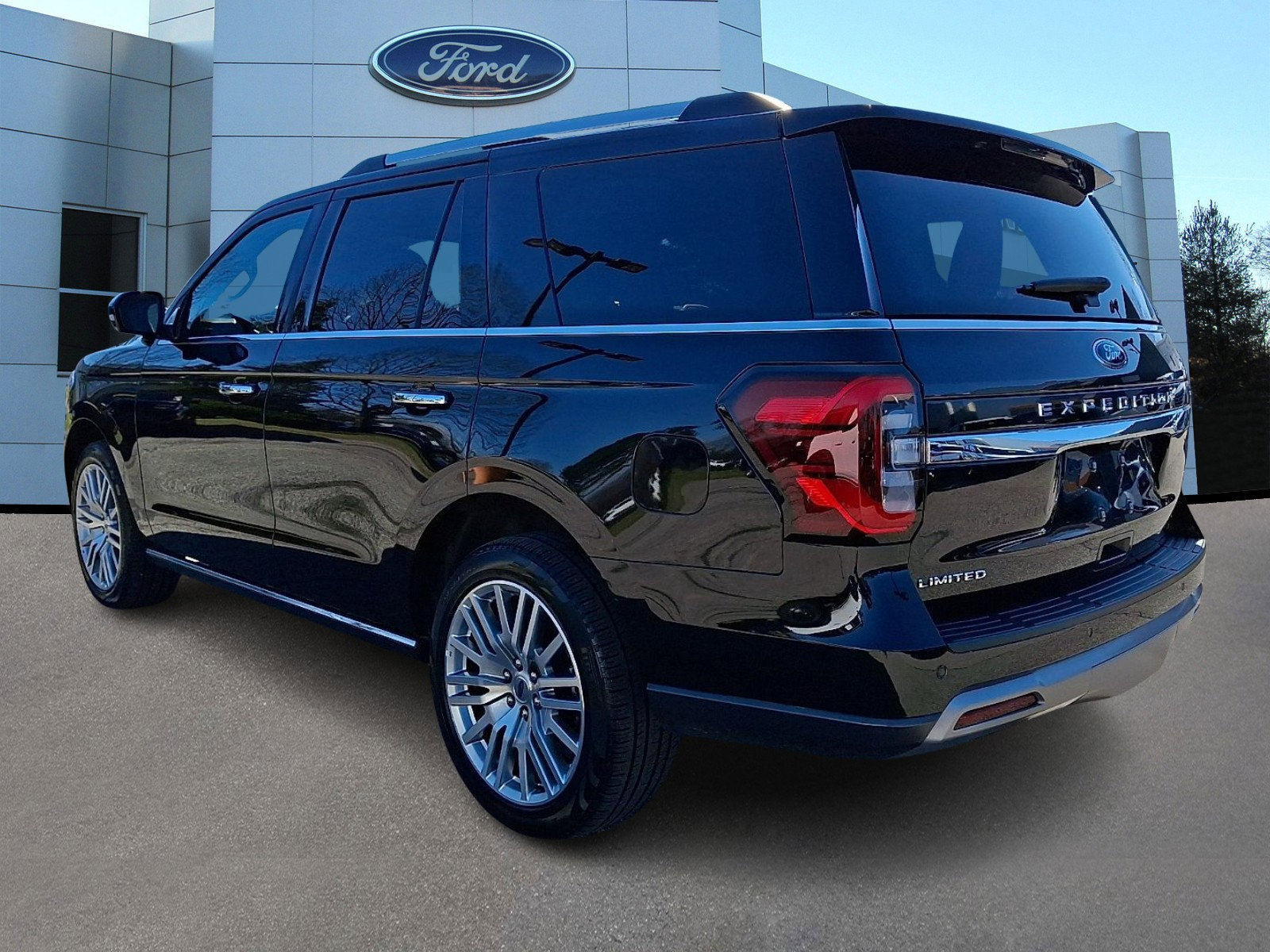 Certified 2024 Ford Expedition Limited image 5