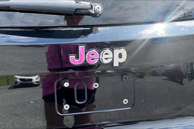 Used 2023 Jeep Renegade Latitude AWD/4WD image 8