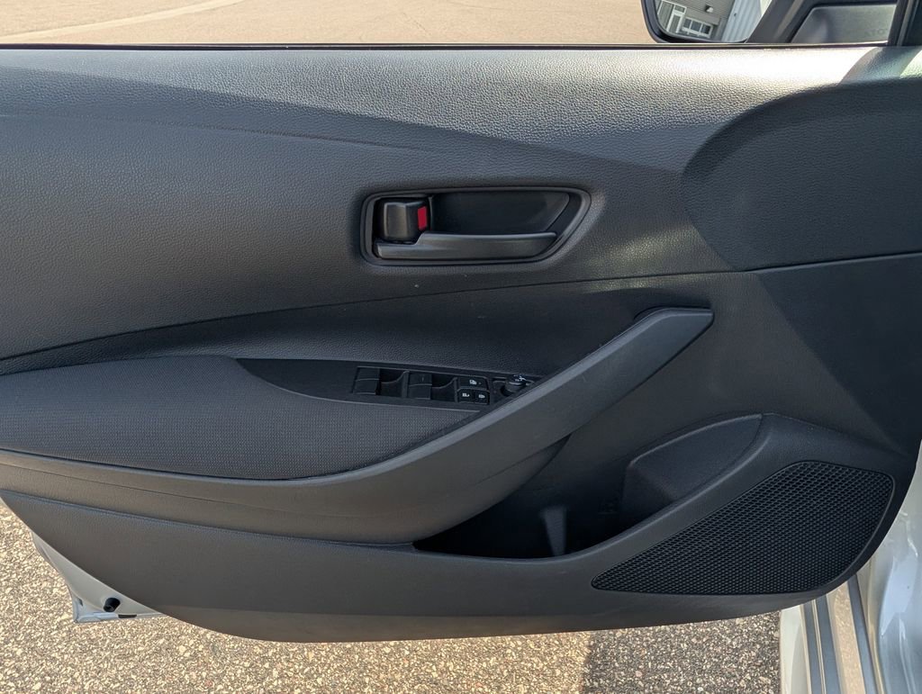 Used 2025 Toyota Corolla LE image 20