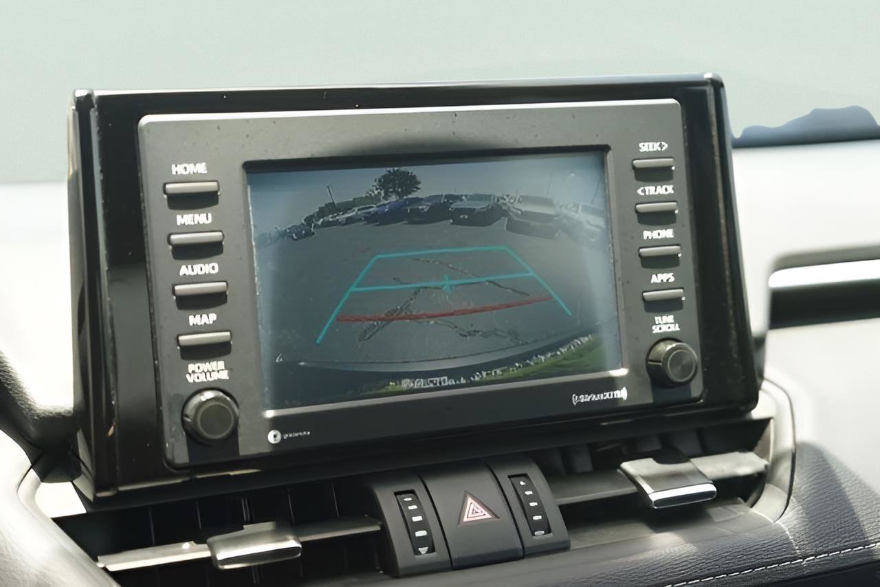 Used 2021 Toyota RAV4 XLE Premium AWD/4WD image 28