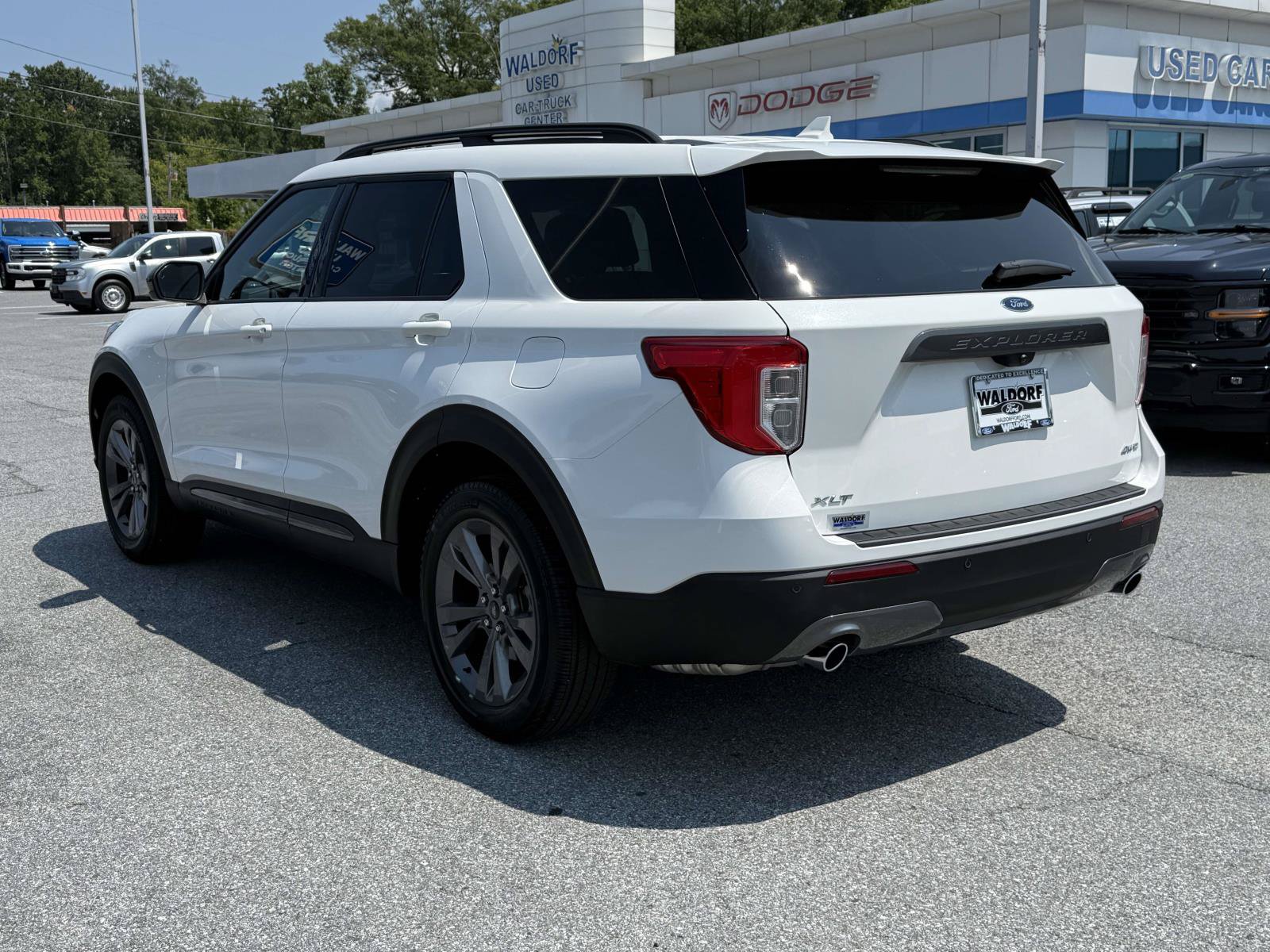 Certified 2024 Ford Explorer XLT w/ Equipment Group 202A AWD/4WD image 4