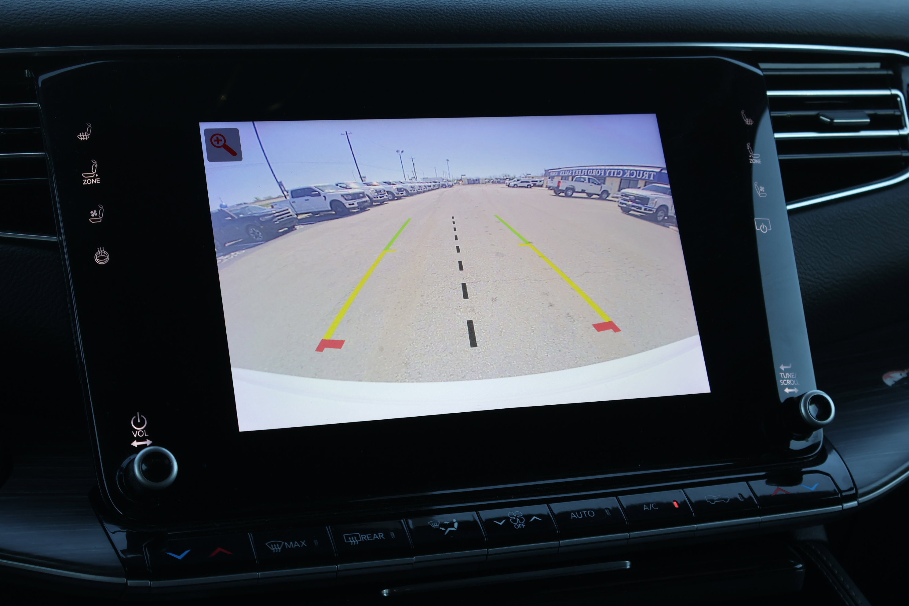 Used 2024 Jeep Wagoneer Series II w/ Flexible Seating Group image 23