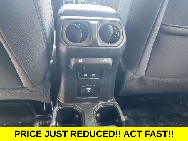 Used 2023 Jeep Wrangler Unlimited Rubicon w/ LED Lighting Group AWD/4WD image 15