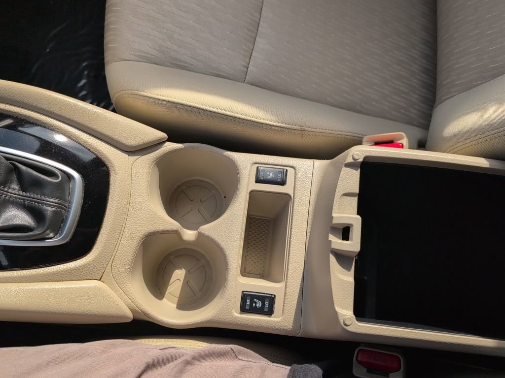 Used 2018 Nissan Rogue SV image 19