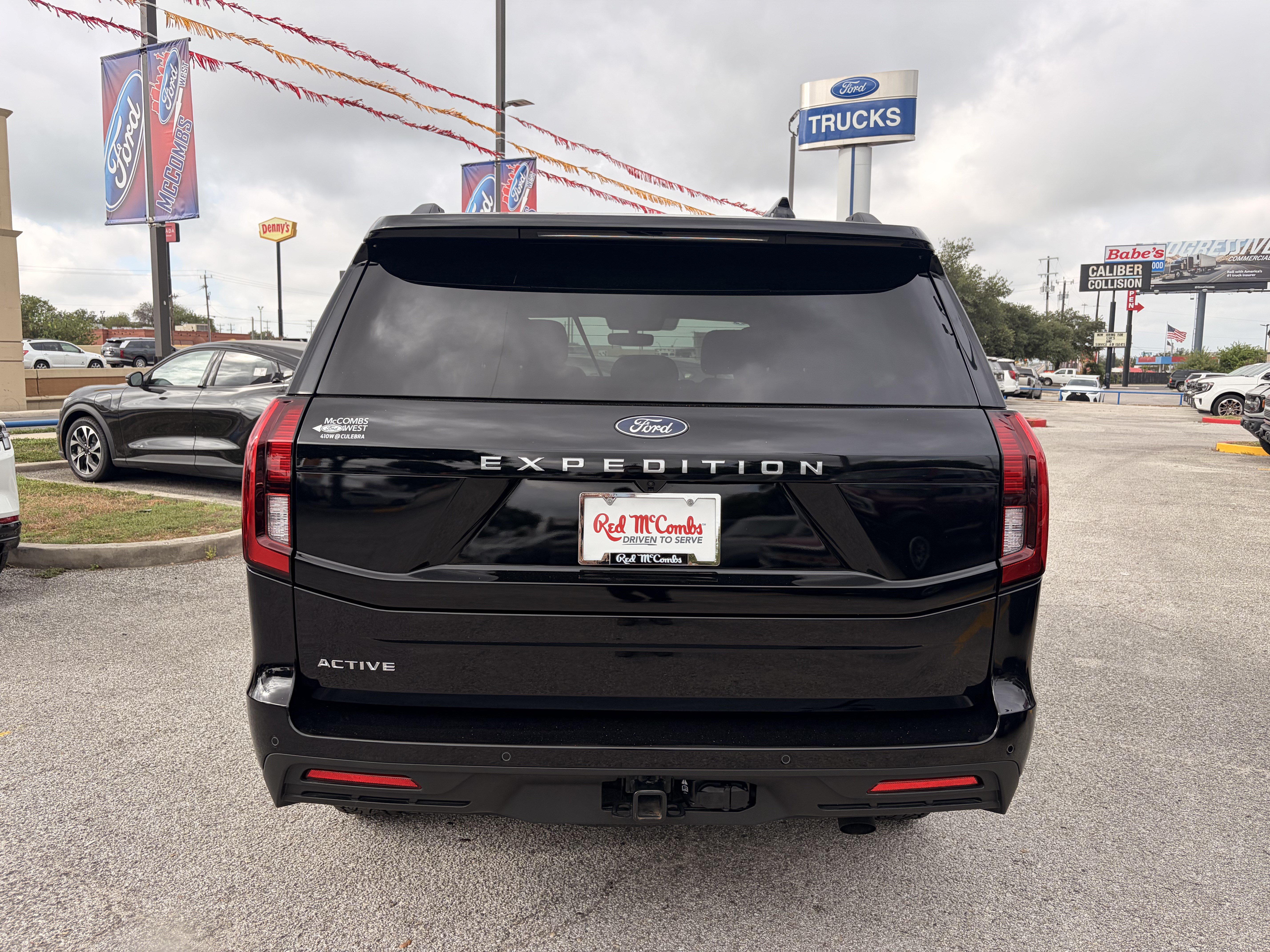 Certified 2025 Ford Expedition Active RWD image 5