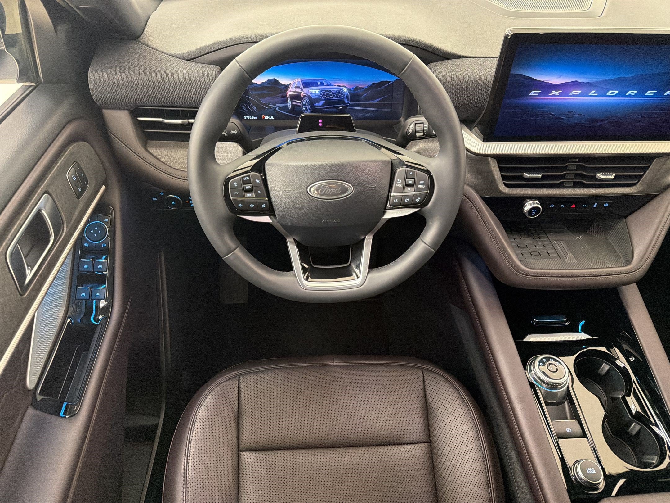Certified 2025 Ford Explorer Platinum w/ Ultimate Package AWD/4WD image 28