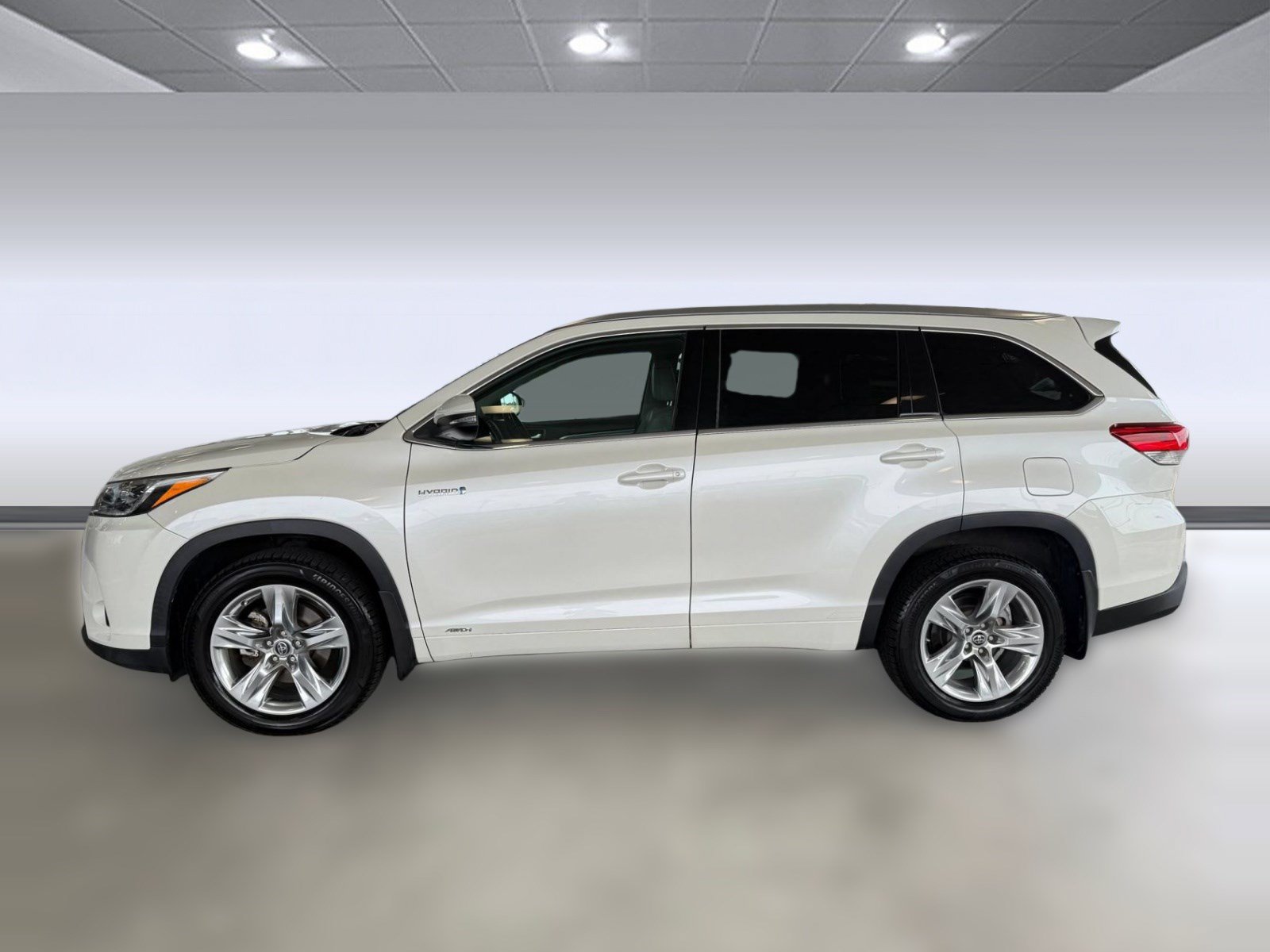Used 2018 Toyota Highlander Limited AWD/4WD image 2