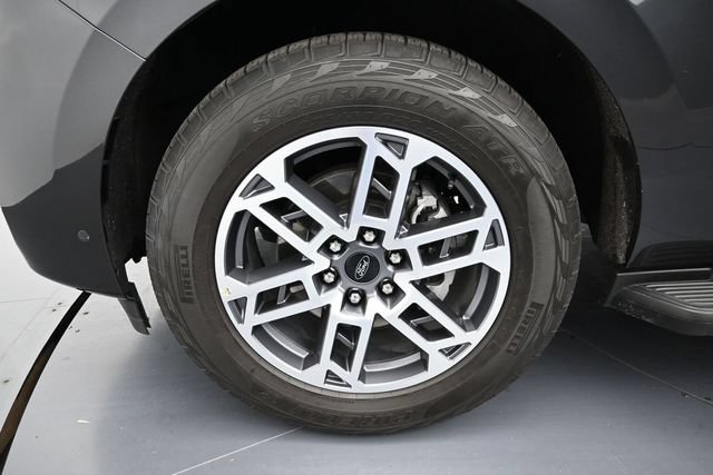 Certified 2025 Ford Expedition Active AWD/4WD image 10