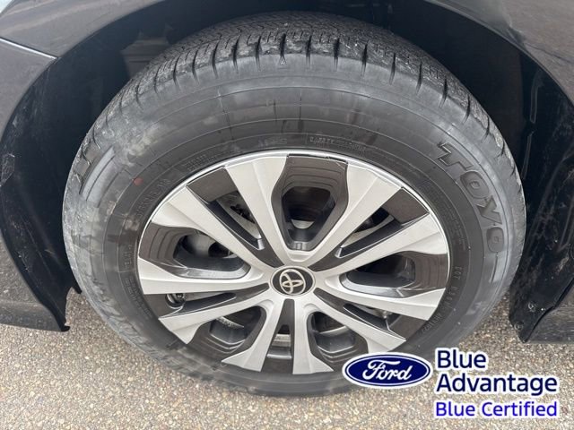 Used 2022 Toyota Prius LE image 11