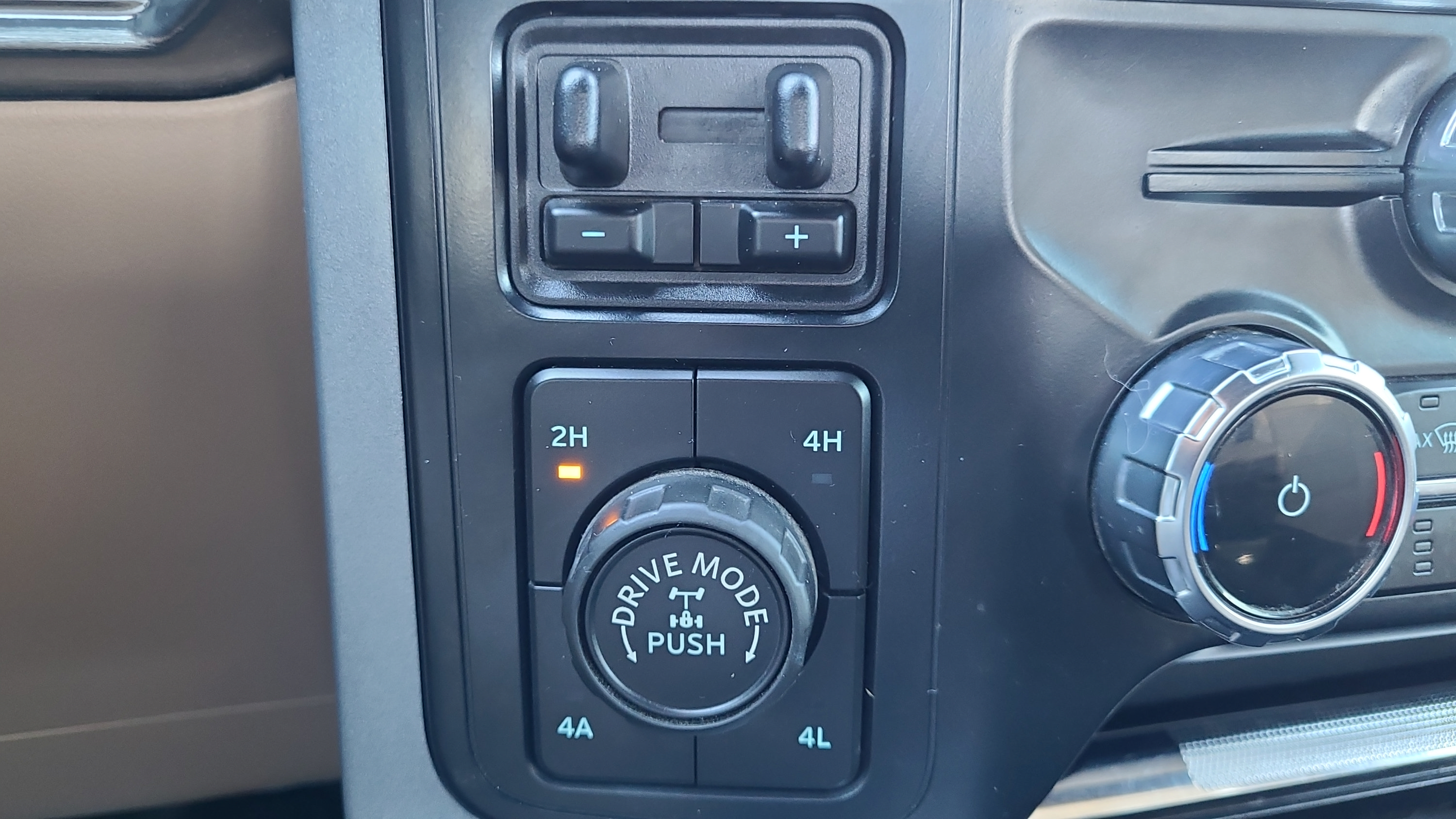 Certified 2023 Ford F150 Lariat w/ Equipment Group 502A High AWD/4WD image 27