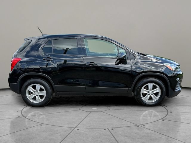 Used 2019 Chevrolet Trax LS w/ Tint and Cruise Package FWD image 11